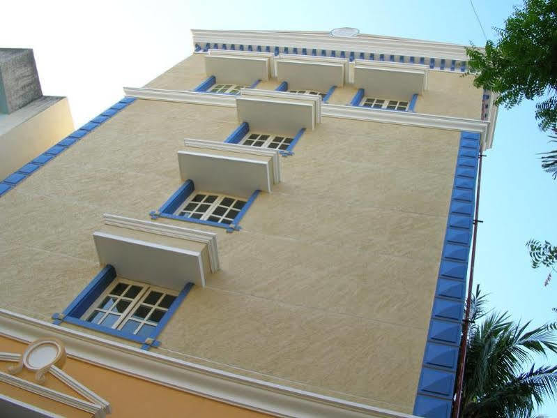 Hotel Crescent Park Madrás Exterior foto